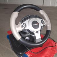 Volante McLaren, pedali e marce per PlayStation 1