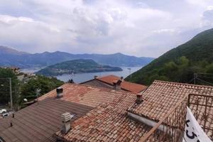 Casa indipendente di 125 m² con 5 locali e box aut