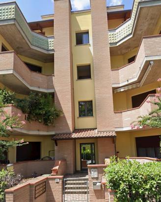 Appartamento 90 mq con 2 camere, terrazzo e posto