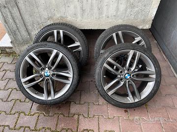 Cerchi originali BMW 461M con gomme invernali