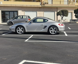 Porsche Cayman 2.7