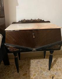 COMODINO LACCATO VINTAGE CON PIANO IN MARMO