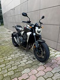 Cb1000r