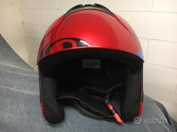 Casco da sci rosso e maschera