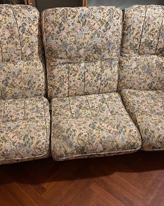 Divano e due poltrone