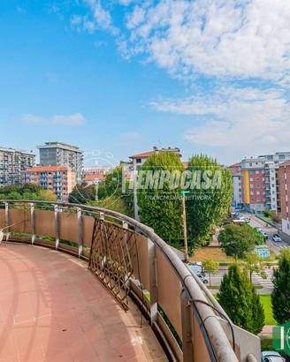 QUADRILOCALE PIU' POSSIBILITA' DI BOX - VIA STRASB