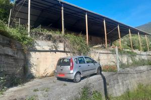 Magazzino più tettoia per stoccaggio materiale
