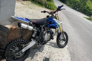 Pit bike