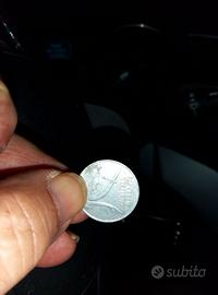 Moneta 10 lire del 1974 in buono stato.