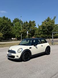Mini cooper  con 150 km