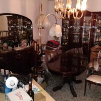 Sala pranzo Credenza Macchina cucire Singer elettr