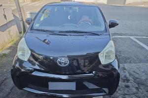 Toyota iq