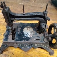 Vecchie macchine da cucire Singer, Necchi...