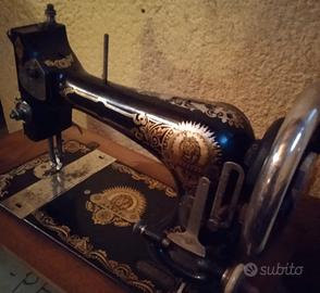 Macchina da cucire d'epoca 