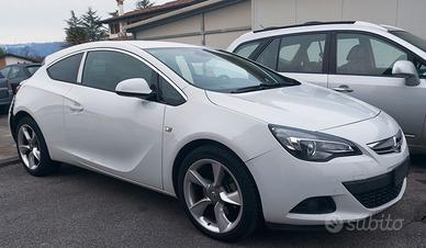 Ricambi Opel Astra GTC 2.0 CDTI del 2011