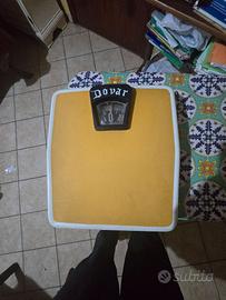 Bilancia pesapersone funzionante usata