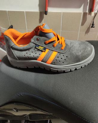 Scarpe antinfortunistiche