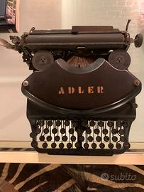 Antica Macchina da scrivere  Adler
