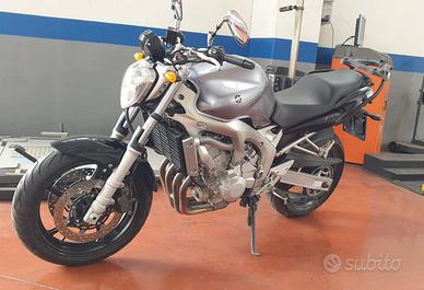 Moto Yamaha FZ6 anno 2006