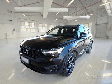 VOLVO XC40 T3 AUTOMATICO R-DESIGN SUV