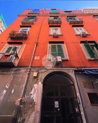 PALAZZO A NAPOLI