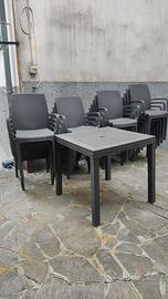 Set arredi da esterno (9 tavoli + 20 sedie)