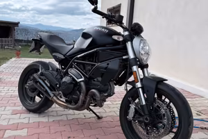 Ducati monster 797