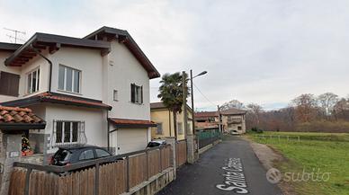 Bilocale Villa Guardia con Giardino e Posto Auto