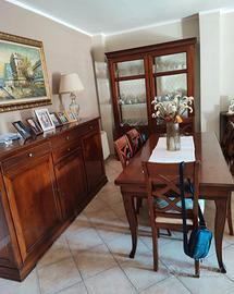 Sala da pranzo classica in legno