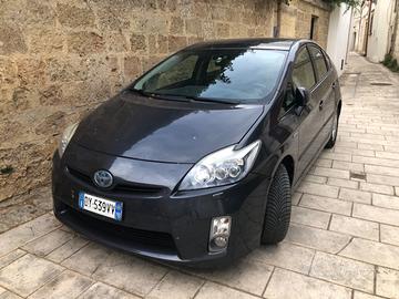 Prius Diplomat perfetta in tutte le sue parti.