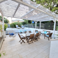 Villetta vista mare su tre piani con giardino