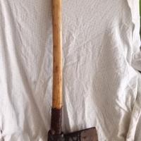 ascia. l, accetta per legna 