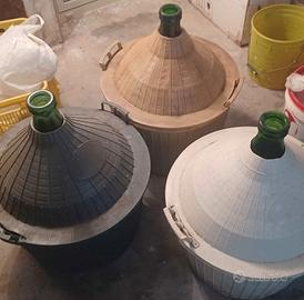 Damigiane, fusti pvc, boccioni, vasetti in vetro