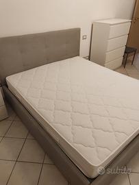 letto matrimoniale con comodino nuovo 