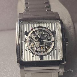Bulova 96A107  automatico