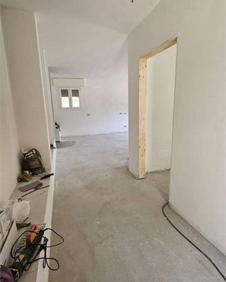 Appartamento di 155 m² con più di 5 locali e posto