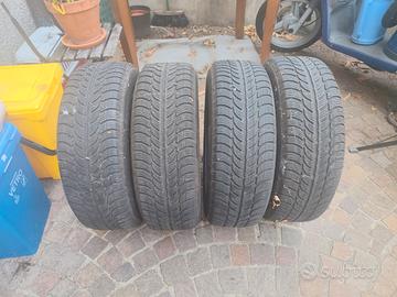 Cerchi e gomme r 15