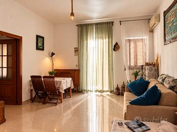 Casa indipendente terra-tetto