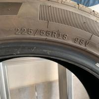 2 gomme estive 225/55 R18 98V