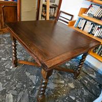 Tavolo quadrato allungabile