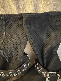 Stivaletto traforato, nero