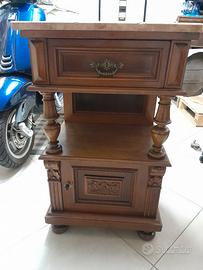 1 comodino antico