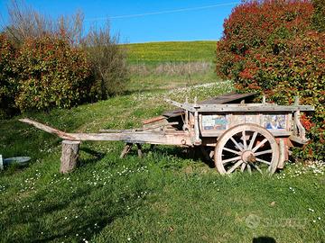 Carro antico in legno