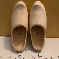 Zoccoli fatti a mano in legno n.17