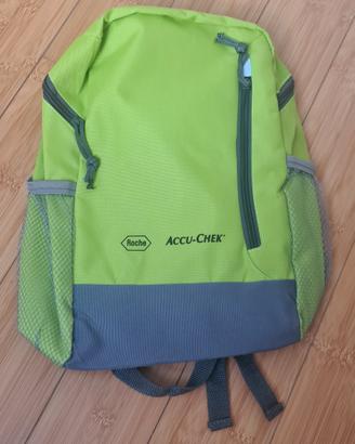 Zaino verde con tasche  targato Accu-chek