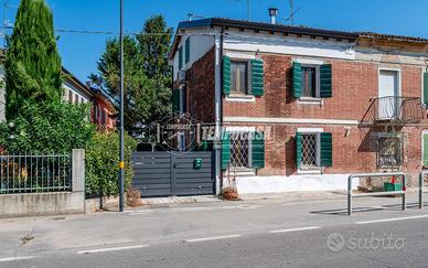 RIF: V001 Porzione di casa con giardino privato a