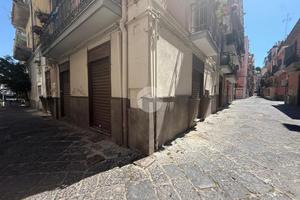 NEGOZIO A POZZUOLI