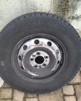 pneumatici 215/70 R15 cp con cerchi in ferro 