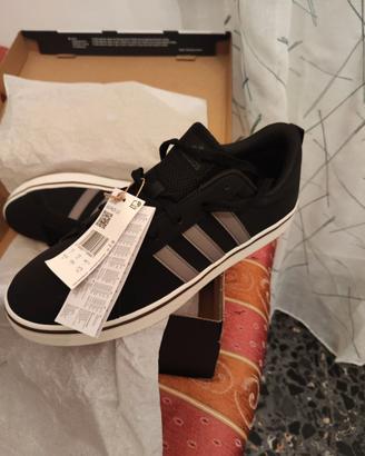 Scarpe Adidas modello VS PACE 2.0