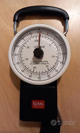 Bilancia pesa valigia